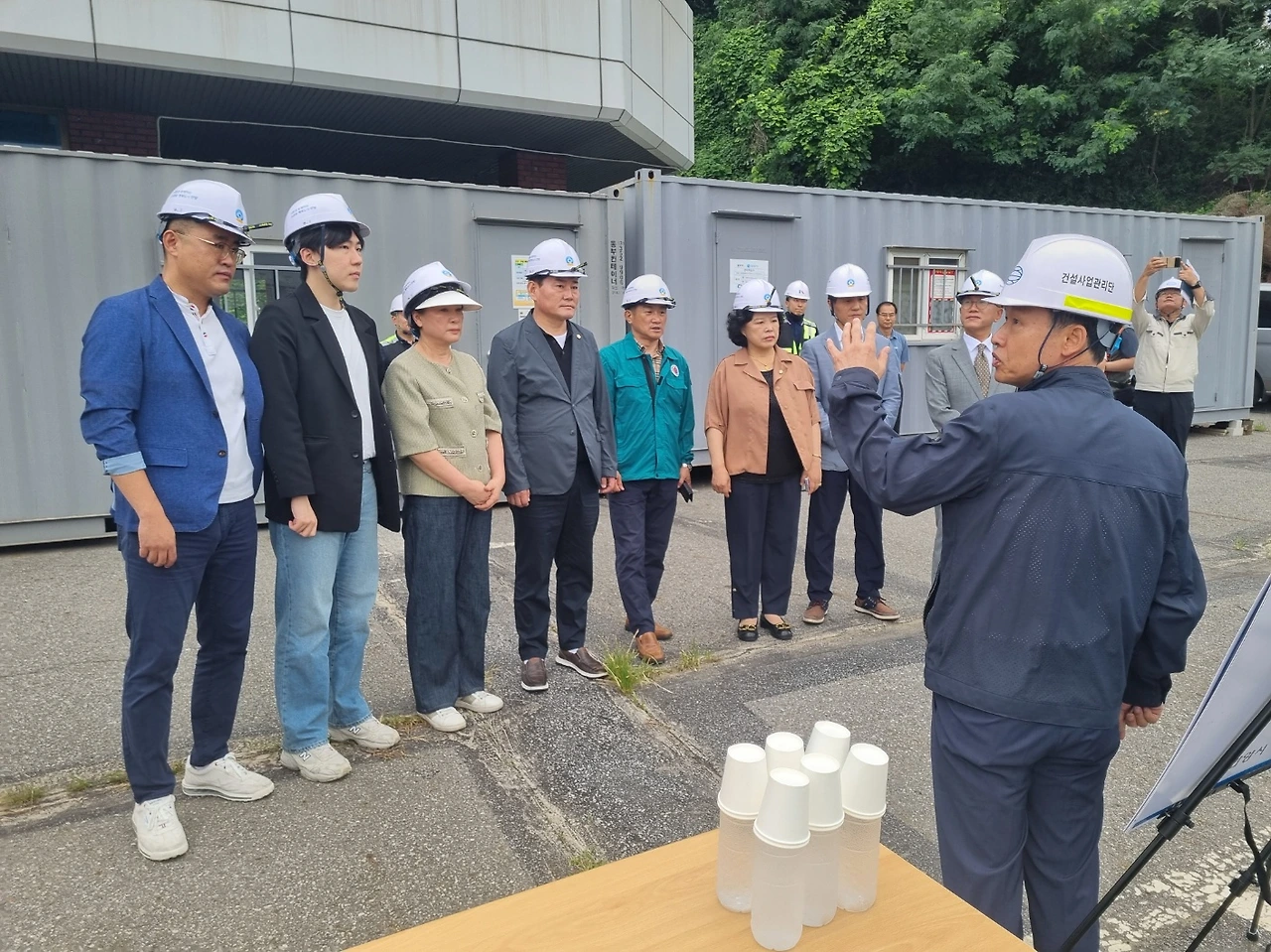 [1대1 동윤톡] 20240804 보이지 않는 곳에서 일하는 사람이 있습니다 2.jpeg