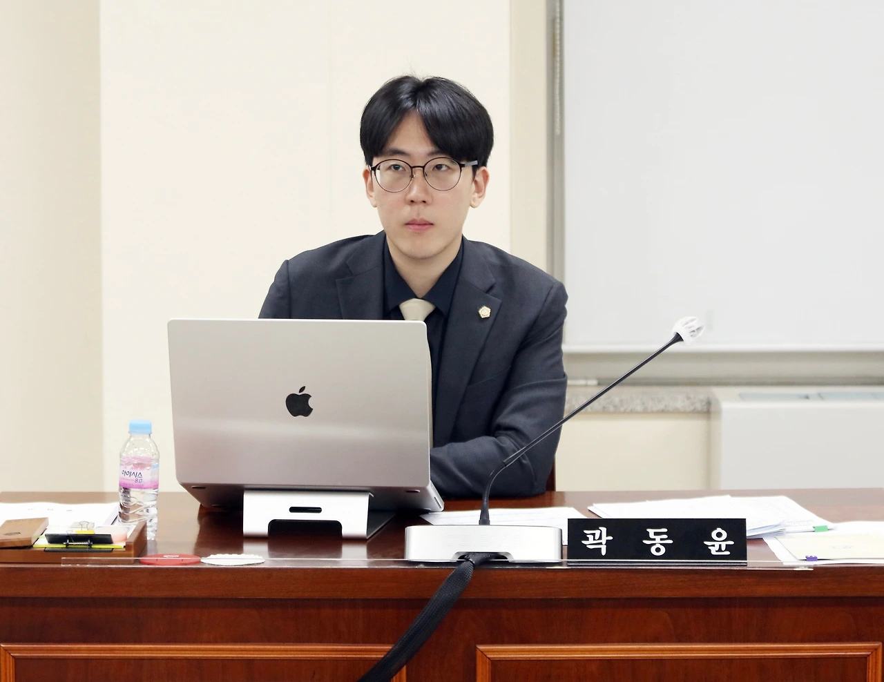 [1대1 동윤톡] 20231201 독사진.jpeg