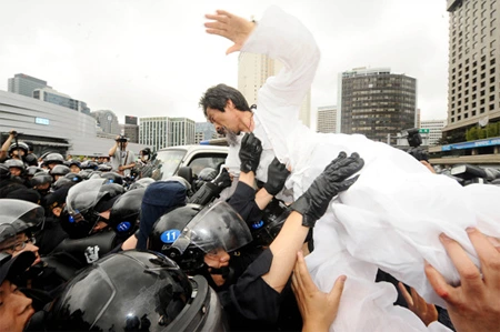 1746B0154C09F6D30EA304