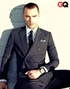 6fe3d9fe14783072dd823e3e81c3aa35--nicholas-hoult-nicholas-dagosto.jpg?type=w966