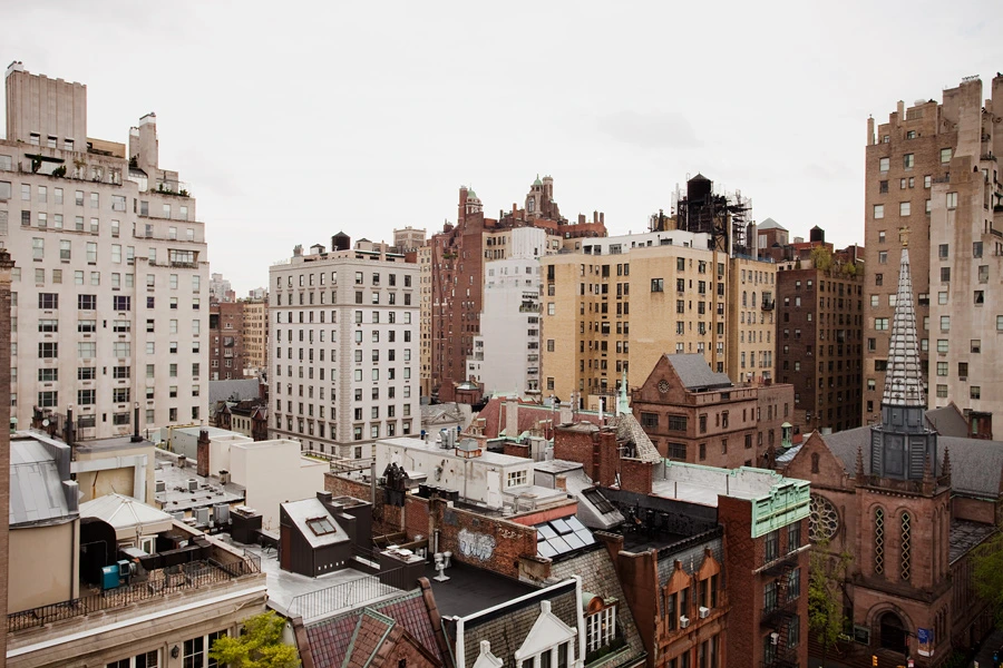 Six Pictures of Buildings from a Distance.bmp