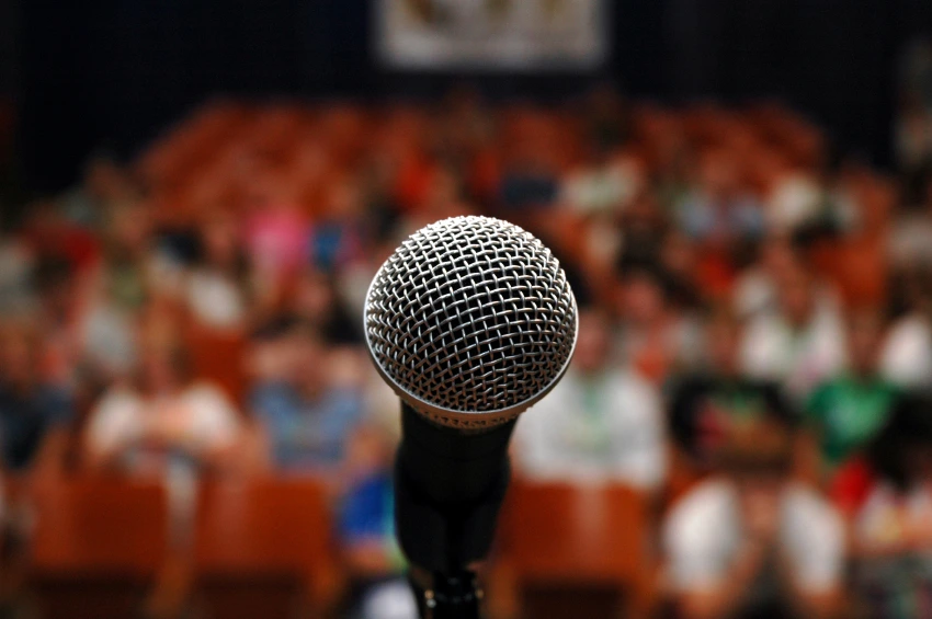 microphone-with-audience.jpg?type=w1
