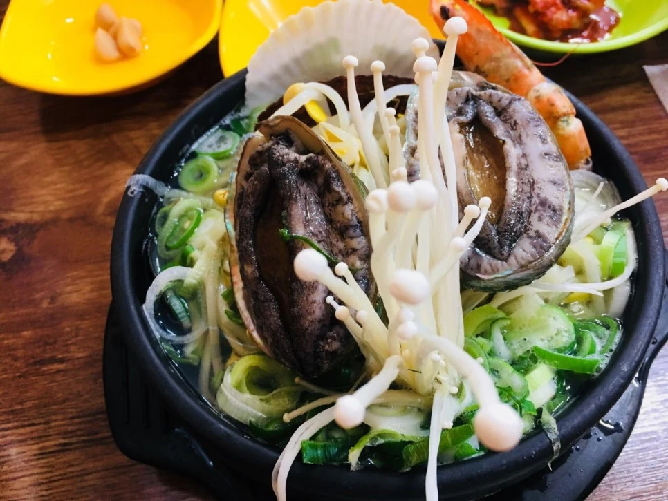 7_begUd018svcq6c2pd3egq8z_1ovbmf.jpg?type=w966