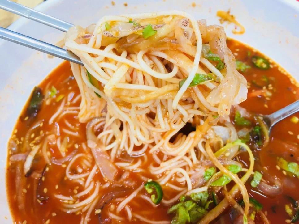 h_aegUd018svc10kw6me8ud5up_wydwq1.jpg?type=w966