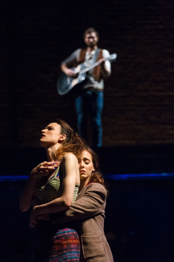 뮤지컬 원스 내한_sleeping(2).jpg