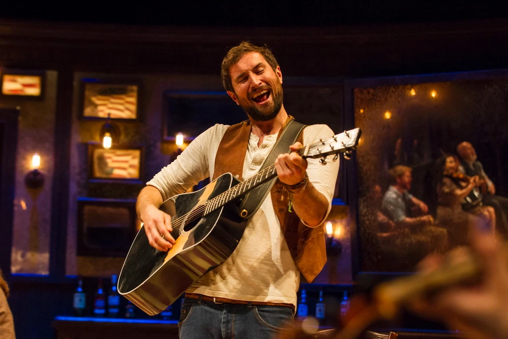 뮤지컬 원스 내한_가이.jpg