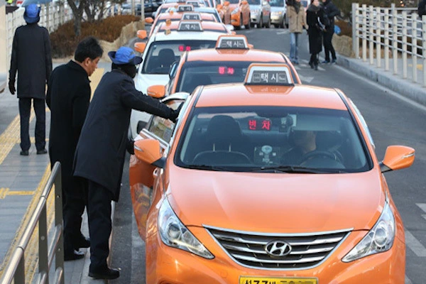 %EC%99%B8%EA%B5%AD%EC%9D%B8%EC%B9%BC%EB%9F%BC1.jpg?type=w966