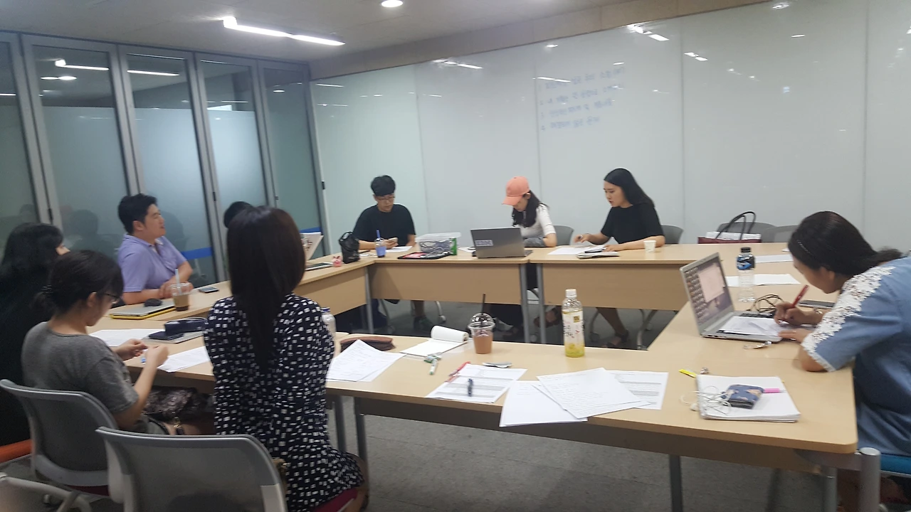 27270539596A4E18024E32