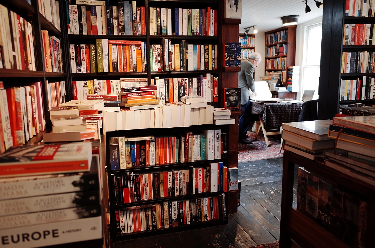 서점엔 책과 사람만 있다 (2).JPG