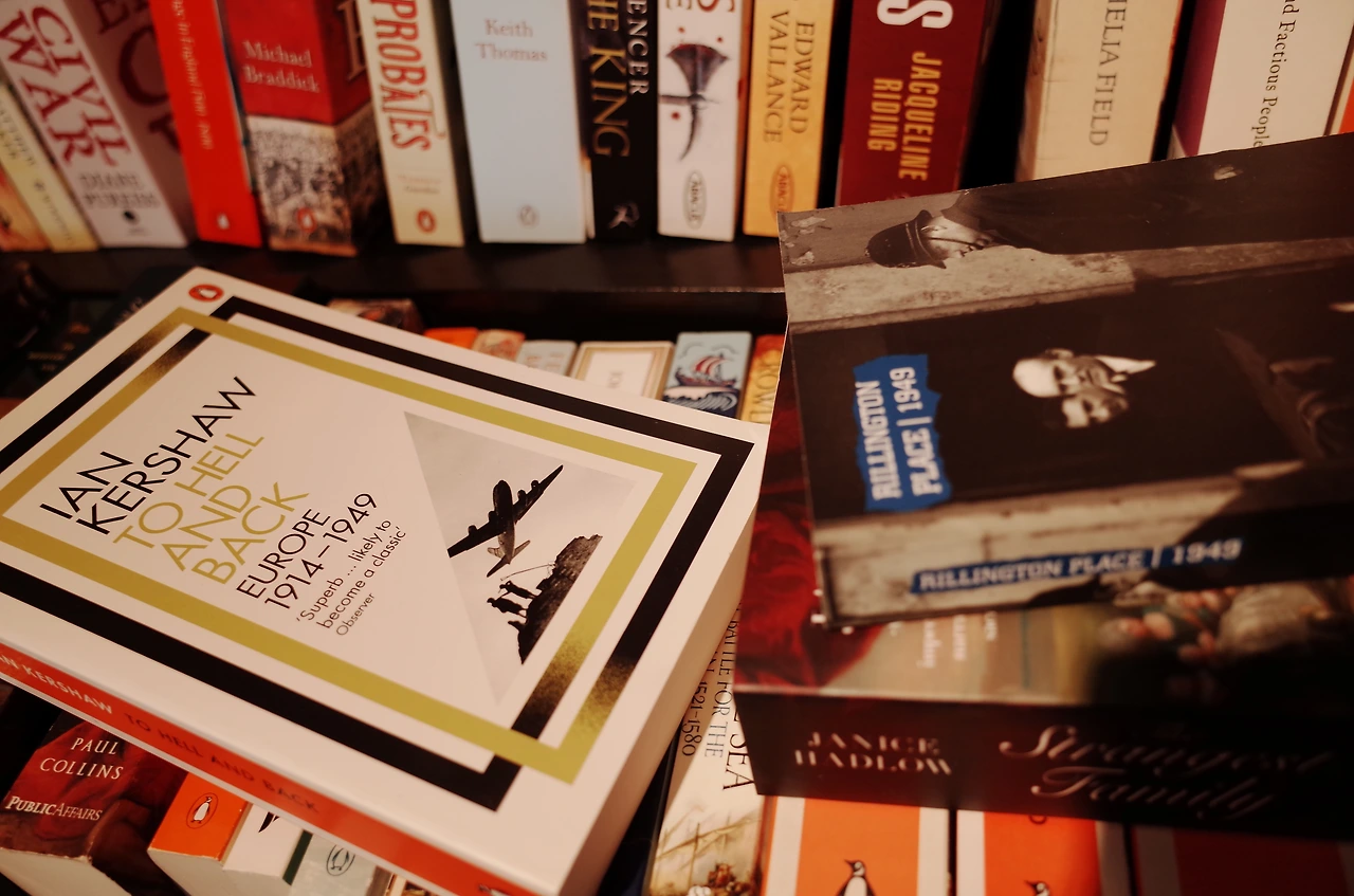 서점의 책은 거의 한 권씩이다 (2).JPG