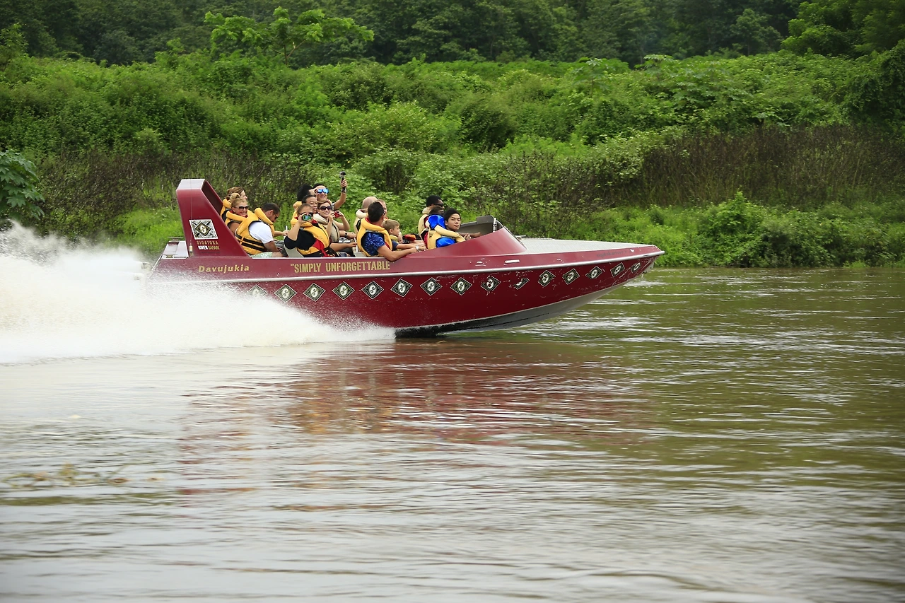 단체관광객들을 위한 액티비티가 많다.JPG