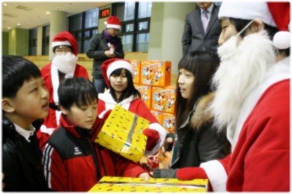 21121F4C5128B4DA0E9DEB