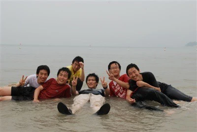 1621994B51260EAF3DB8DD