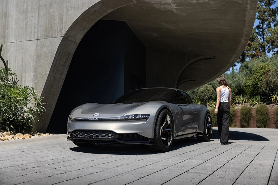 20230805-Ronin-Silver-0508823_HM_232428D-8192x5464_ezkaag.jpg?type=w1