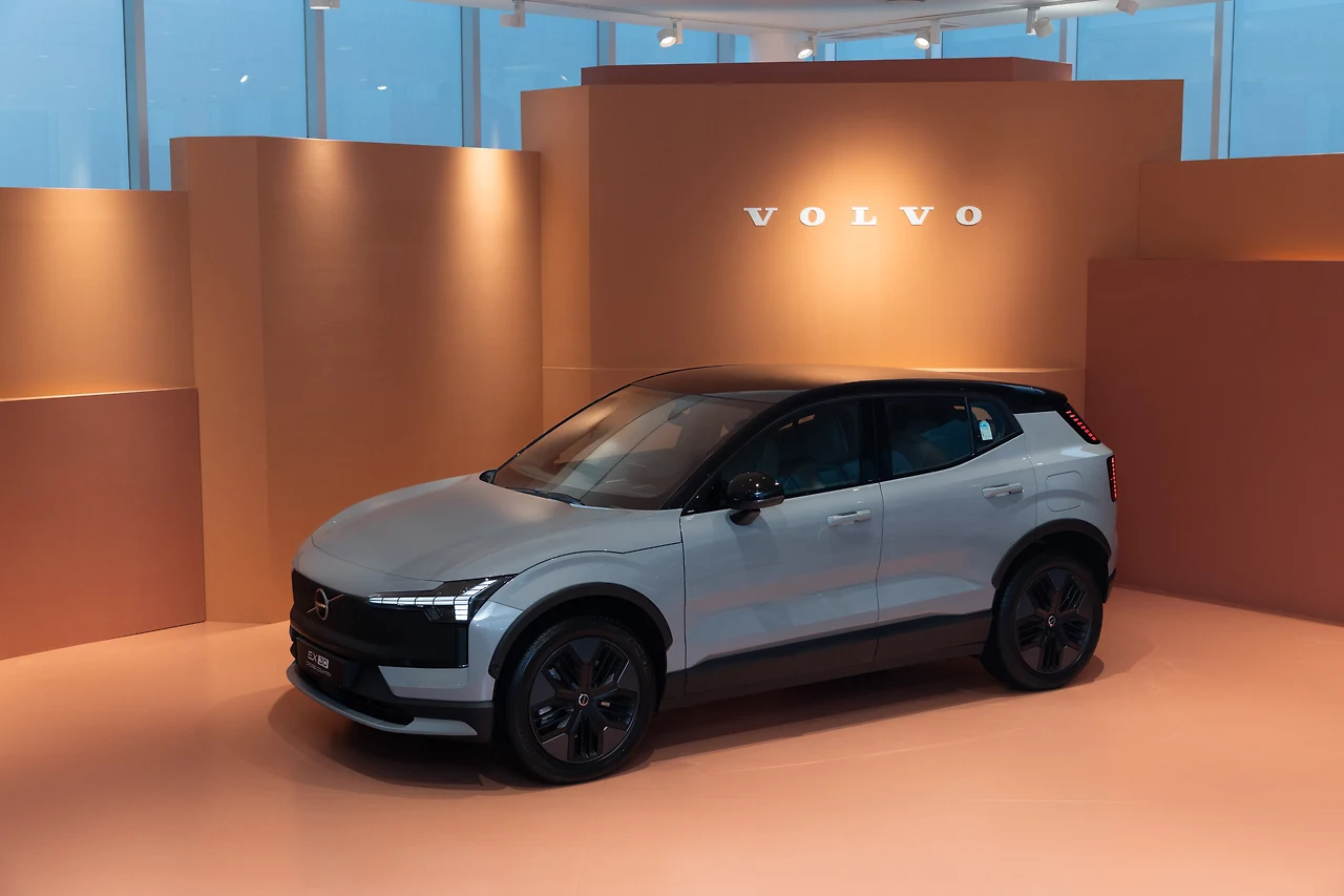 사진자료2_EX30 크로스컨트리 출시.JPG