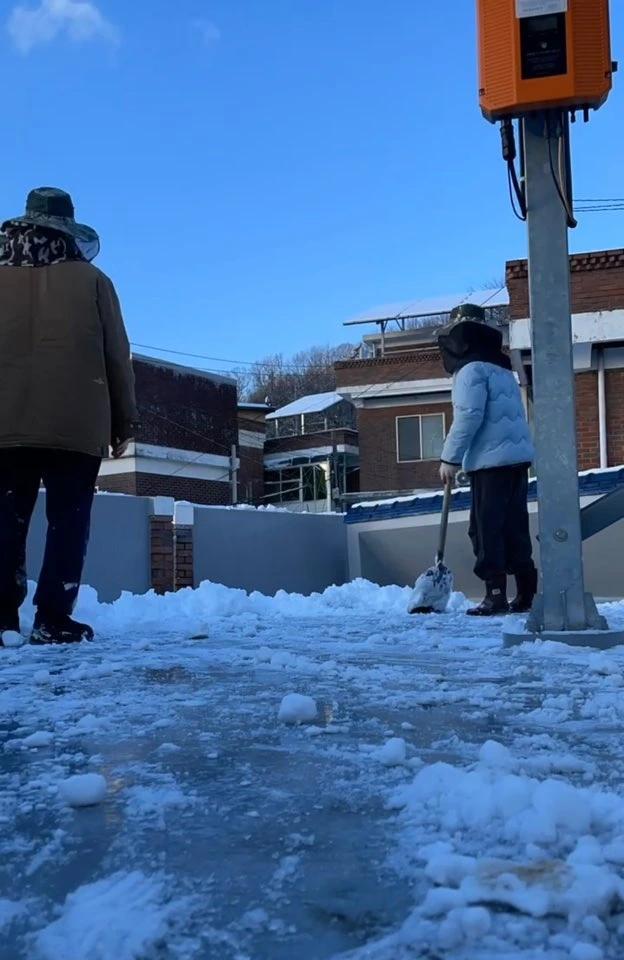 10-4 오전 눈 치우기.jpeg