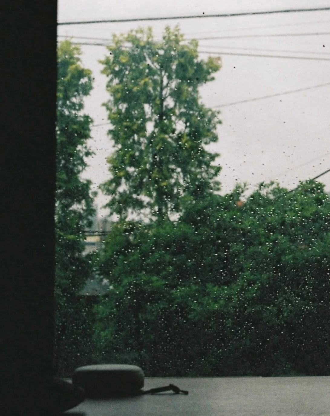 10-3 비 내리는 창밖.jpeg