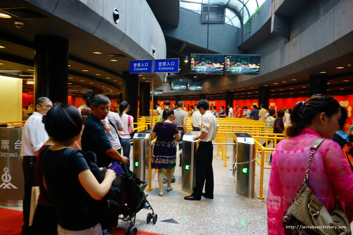 21120447553643470AE054