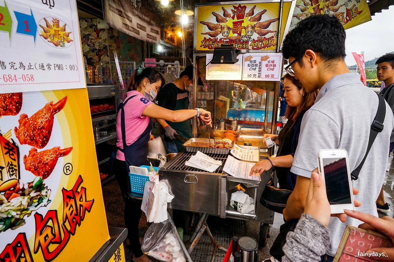 2210E435576FB8D20E3582