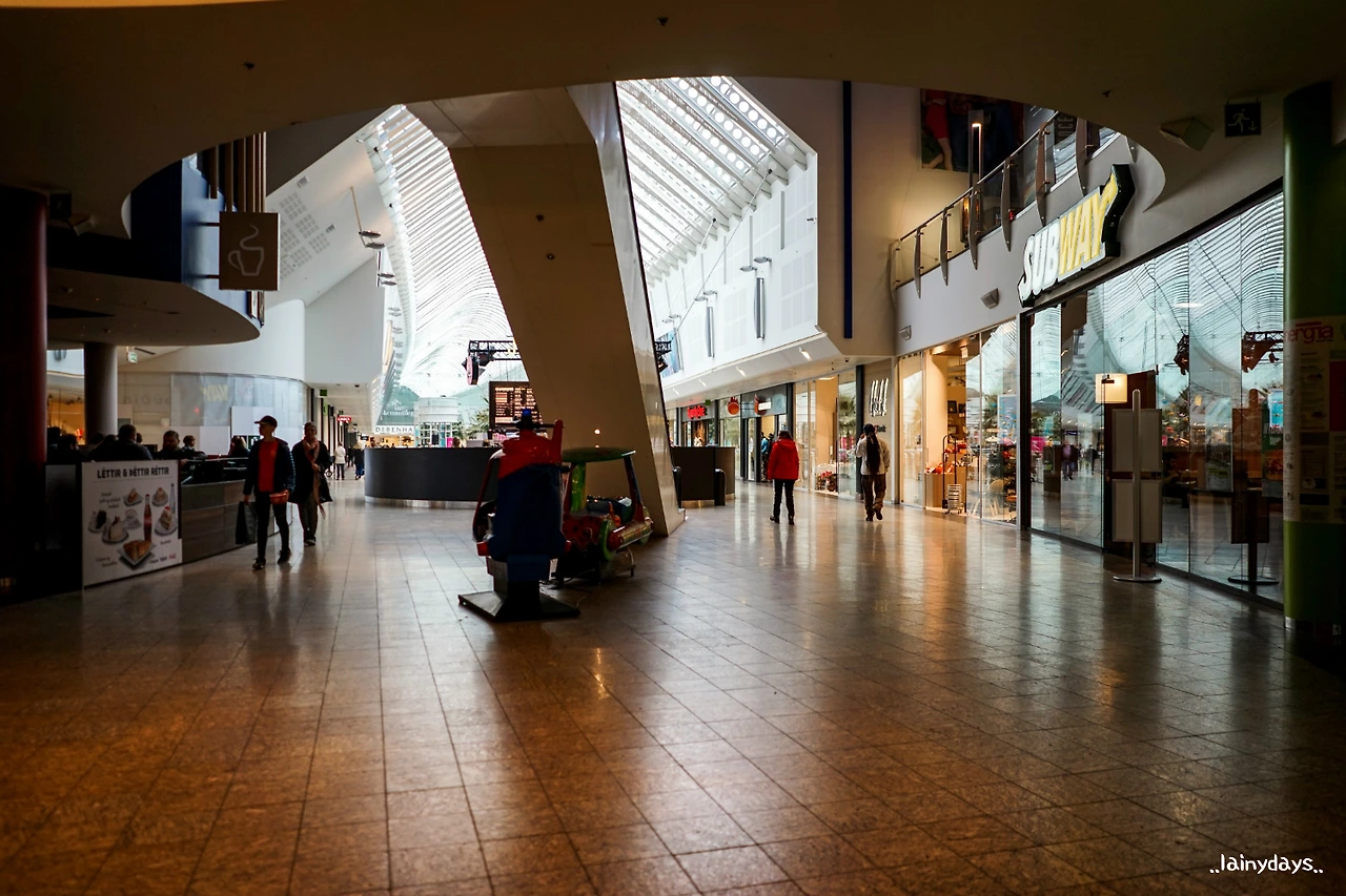 23730935578F712F265827