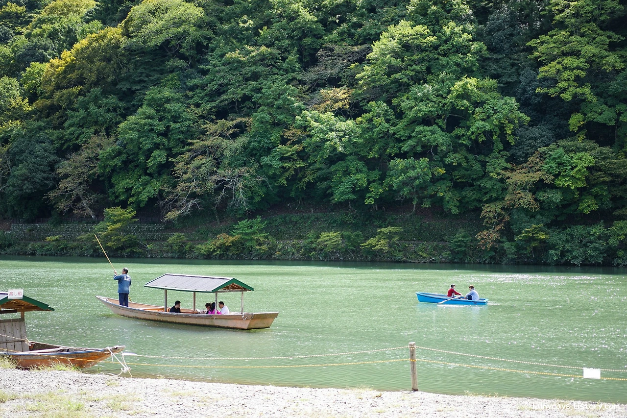 99067C3E5AEF43510FEDF4