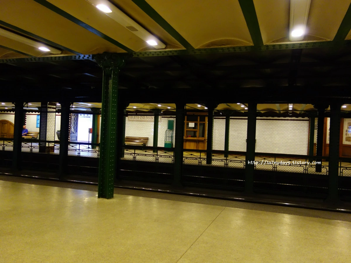 221F1F4E55421D873AD76B