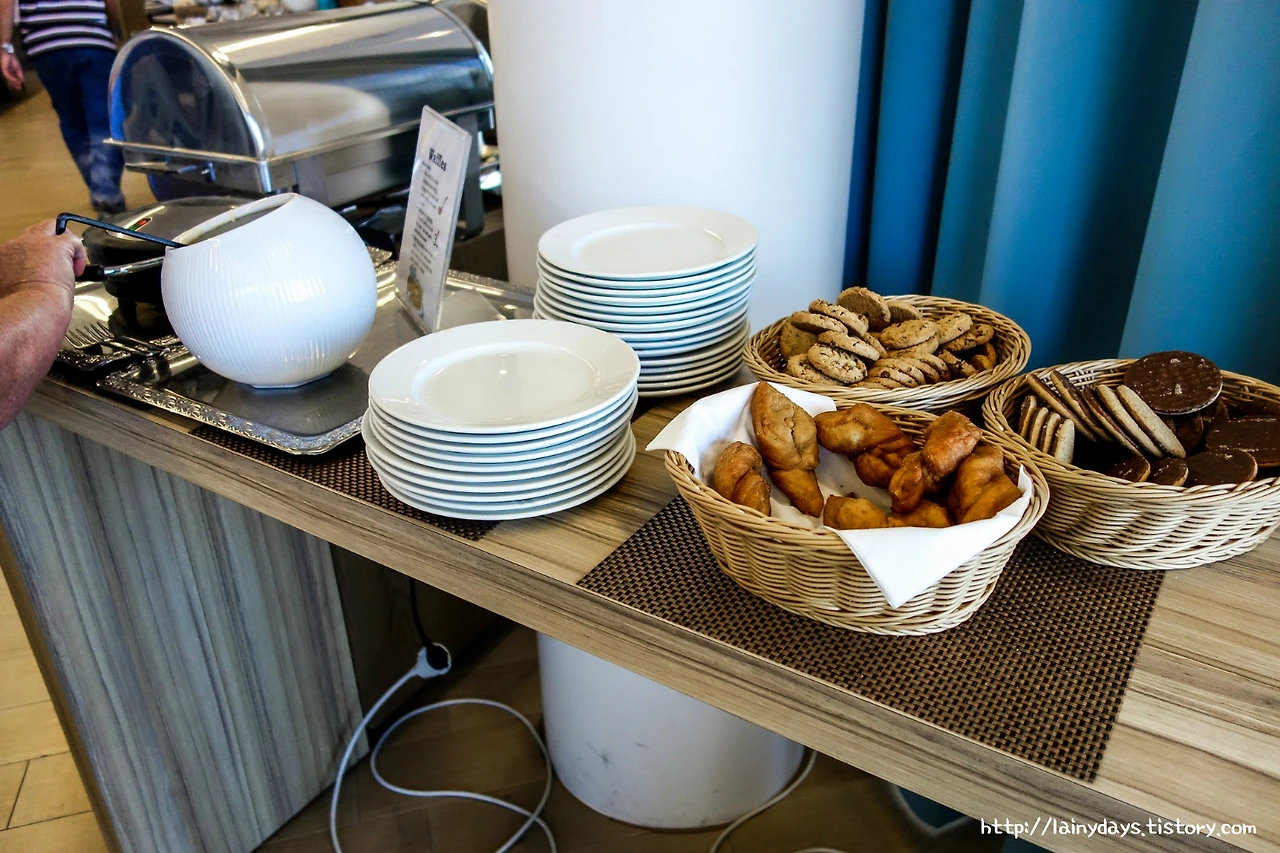 236C5A4258268B591FE1D4