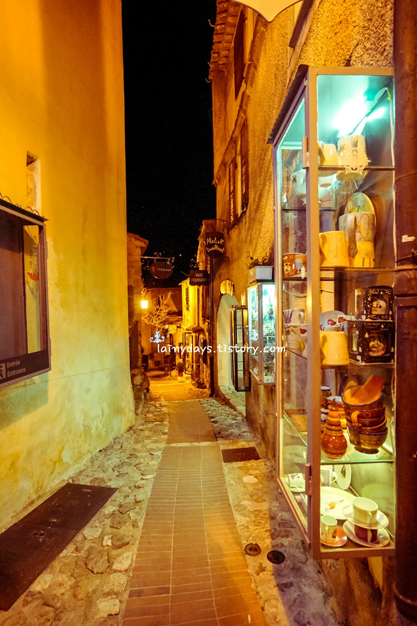 26636234559A772825D6F3