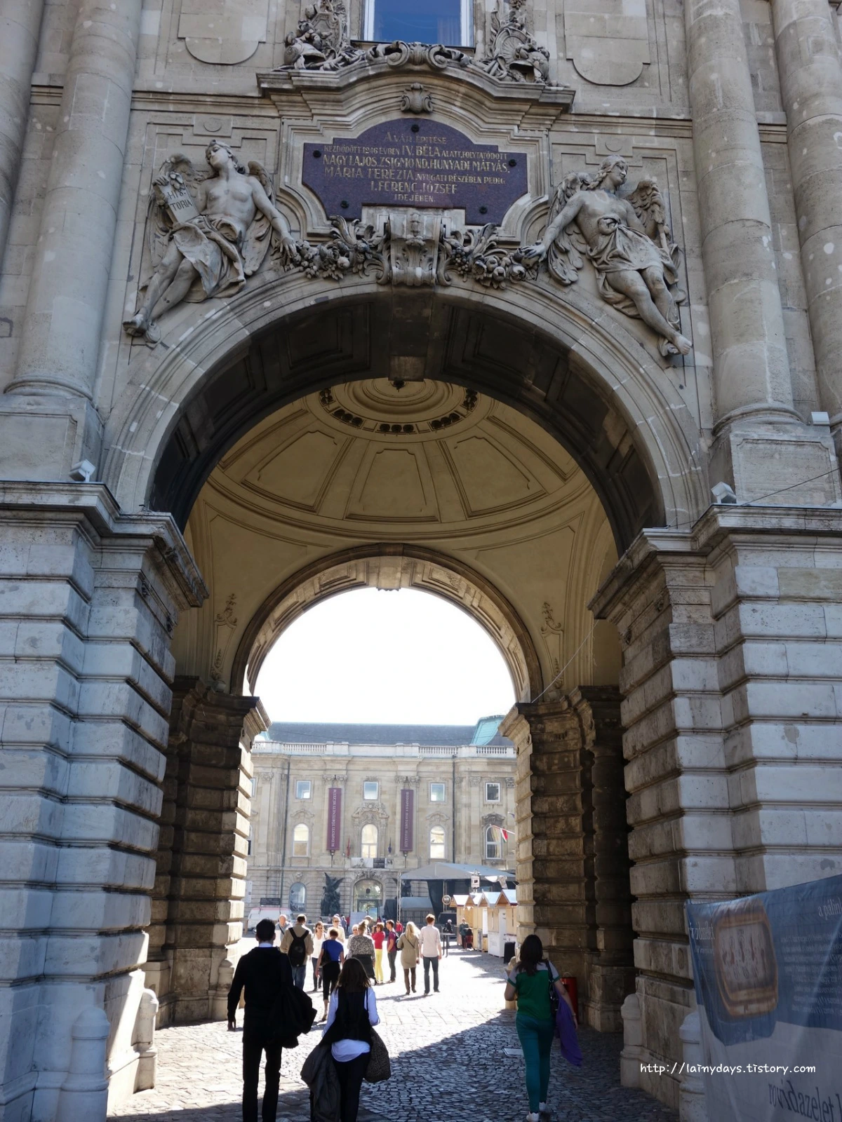 2331E14B554209831A1DB9