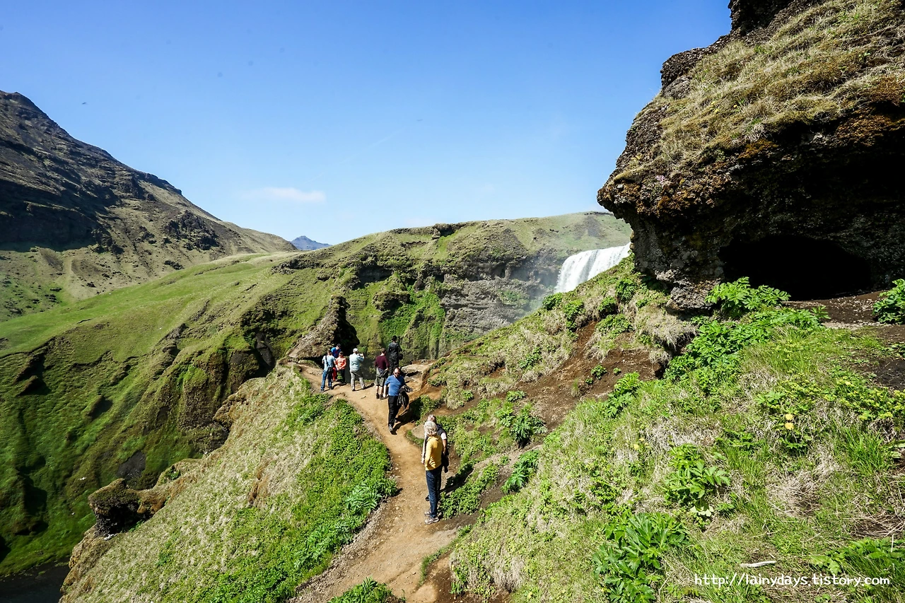 27764C3B57DD36C301D244