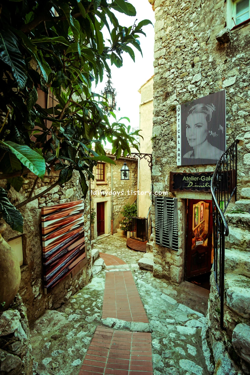 2229DB4355867A1F184FD8