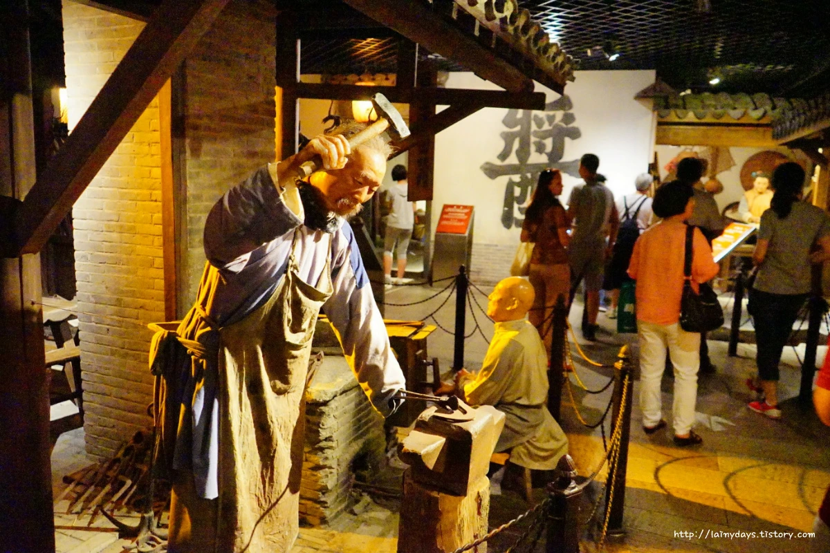 26071C4255364CAF3295F4