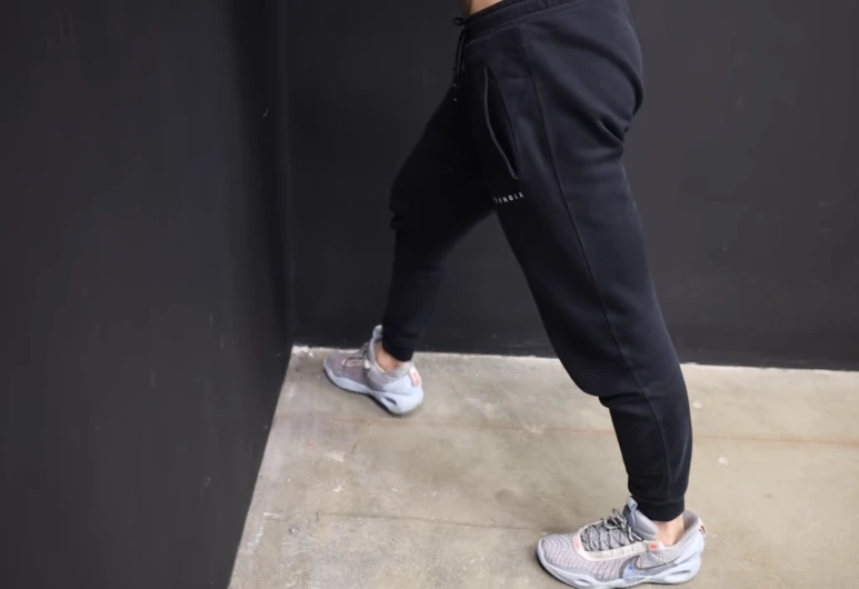 %EA%B5%BD%EC%9D%80_%EC%96%B4%EA%B9%A8_%EA%B5%BD%EC%9D%80%EB%93%B1_%EC%9A%B4%EB%8F%99.png?type=w773