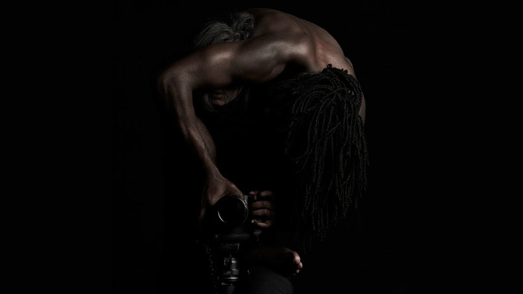 2163053A5444C233103480