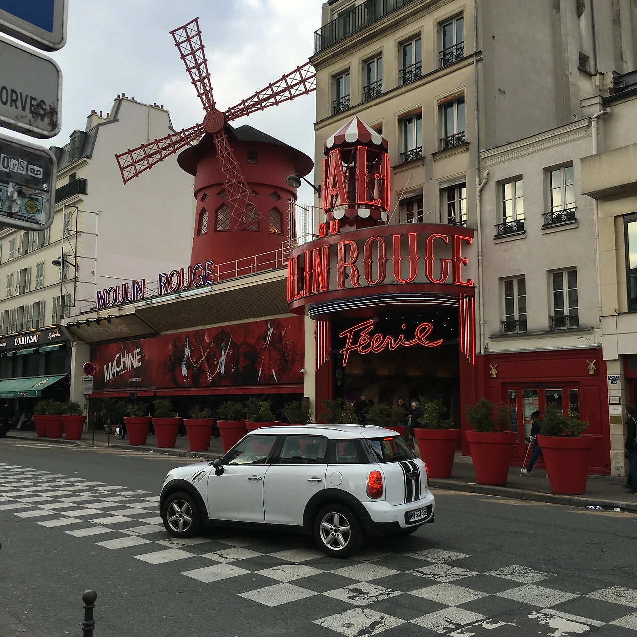 파리 물랑루즈.JPG