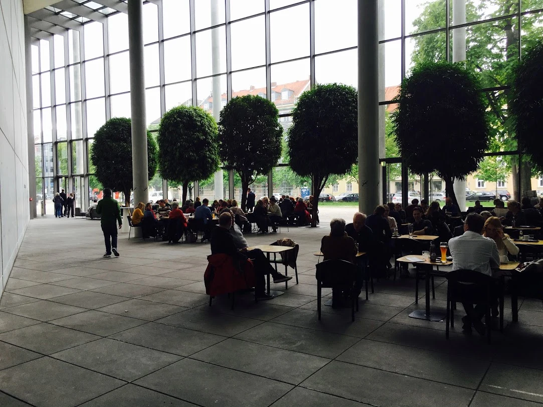 피나코텍 모데르네 카페.JPG