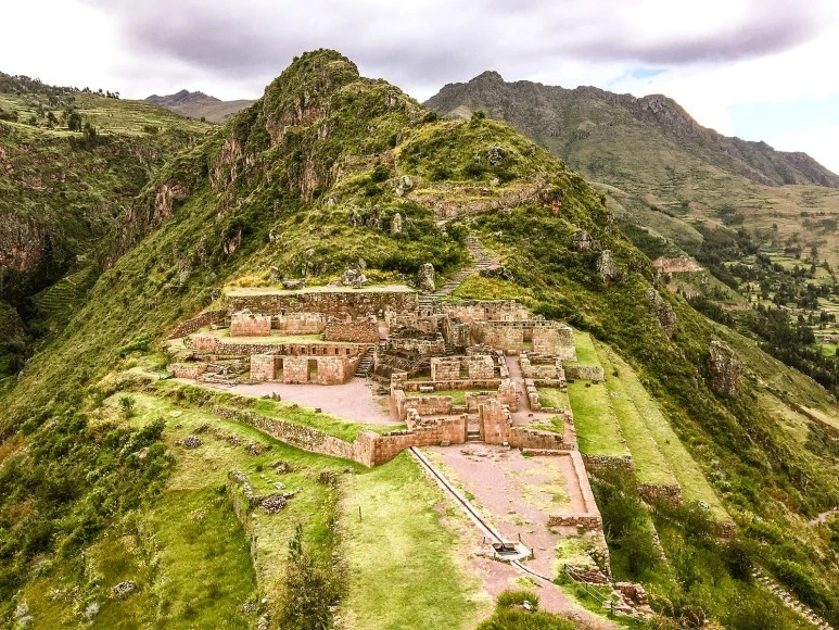 1600px-Pisac,_Cusco,_Peru.jpg?type=w773