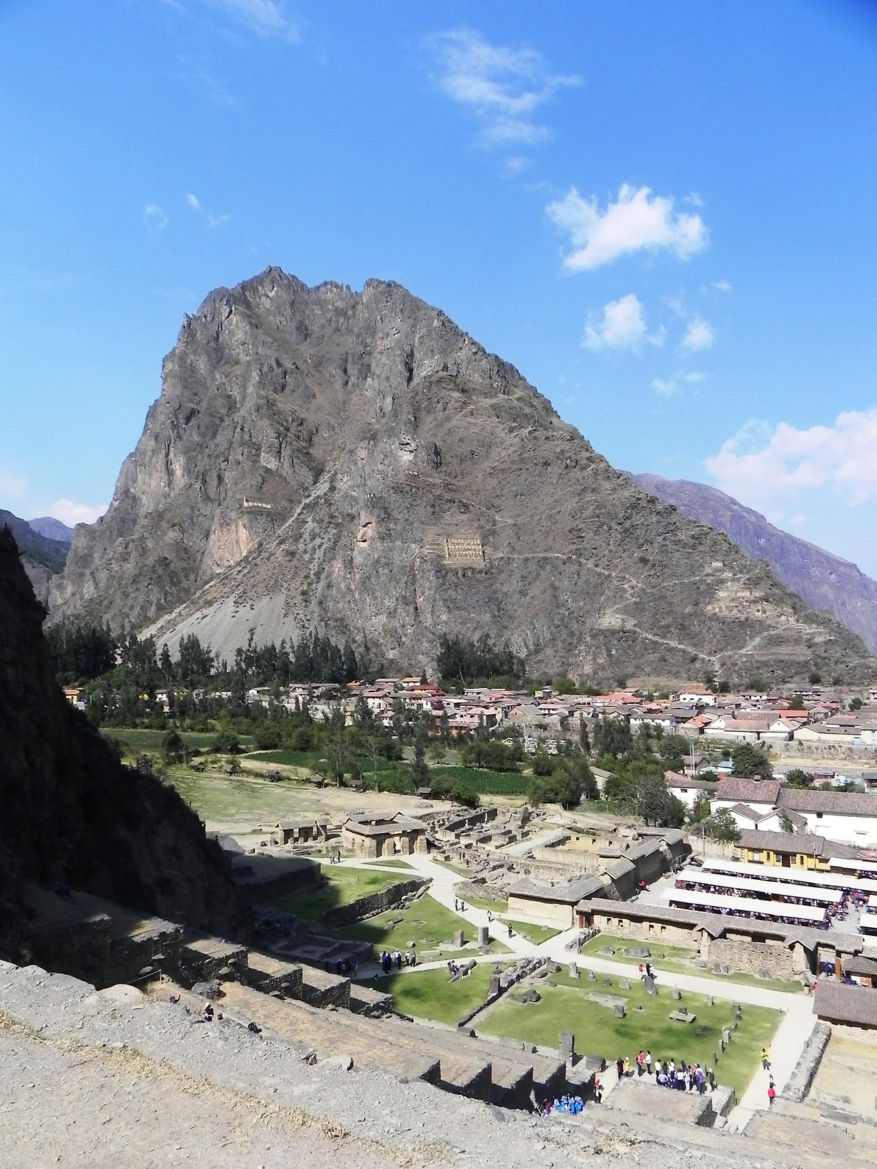 pexels-photo-1681871.jpeg?cs=srgb&dl=ollantaytambo-ruins-1681871.jpg&fm=jpg