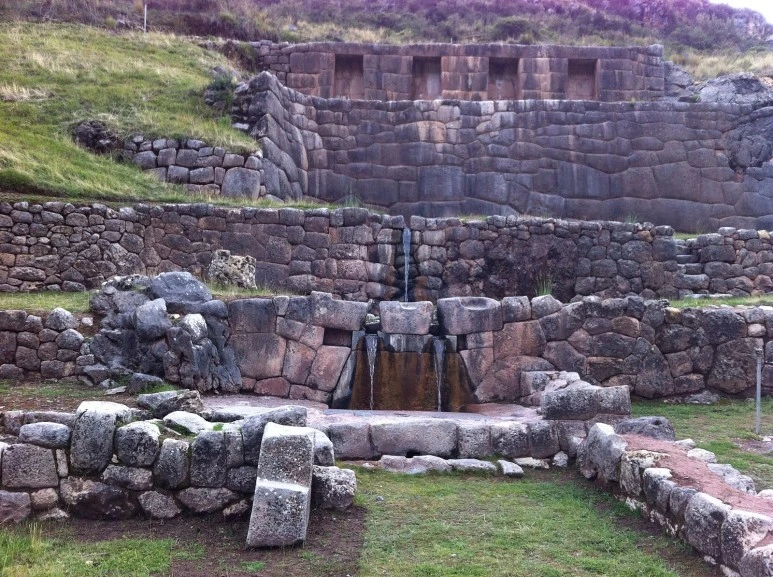 1600px-Tambomachay_-_Cusco,_Peru_-_panoramio.jpg?type=w773