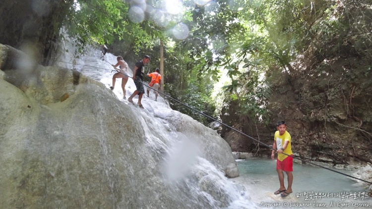 06._%EB%AF%B8%EB%8B%88%EC%BA%90%EB%85%80%EB%8B%9D.png?type=w1200