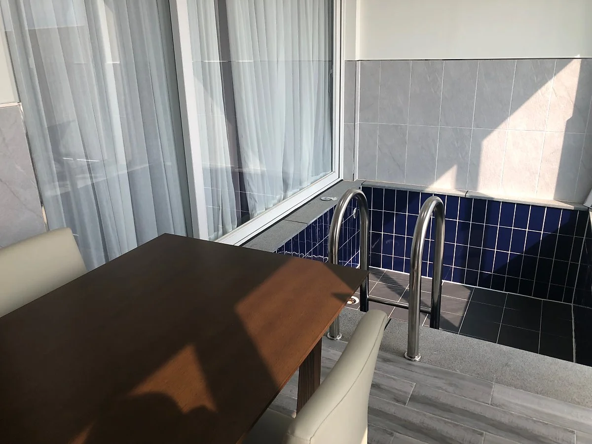 IMG_6943.JPG?type=w1200