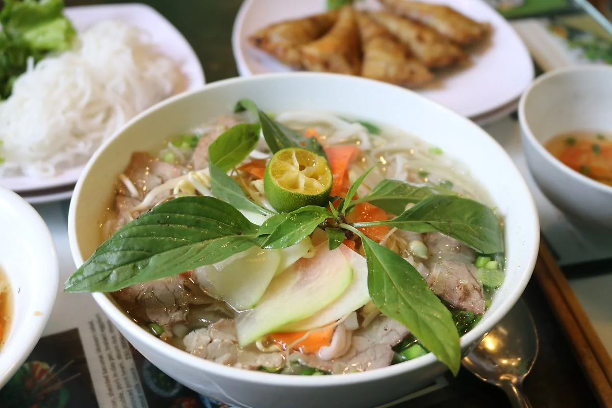 10_Pho_xua.JPG?type=w1200