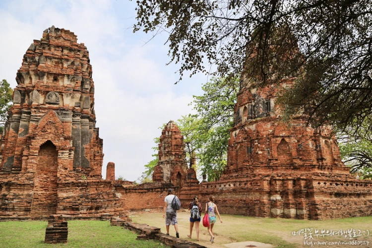 %EC%95%84%EC%9C%A0%ED%83%80%EC%95%BC02.png?type=w1200