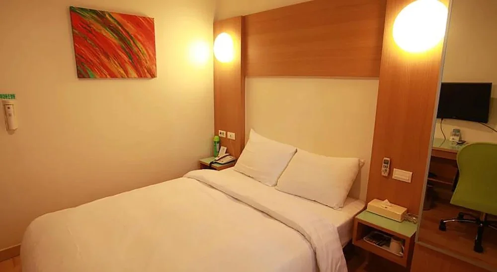 9b381b43_z.jpg?type=w1200