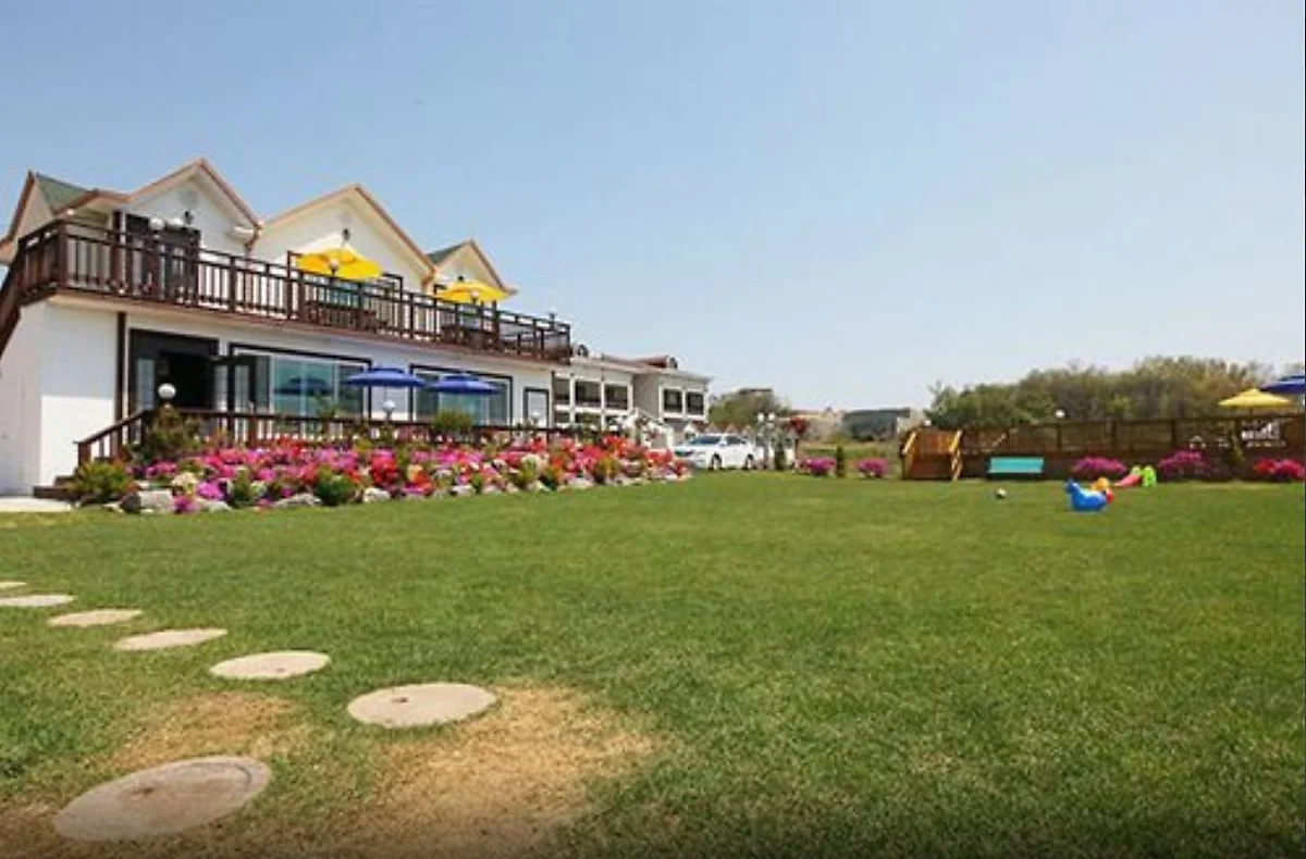 %ED%99%A9%EA%B8%881.JPG?type=w1200