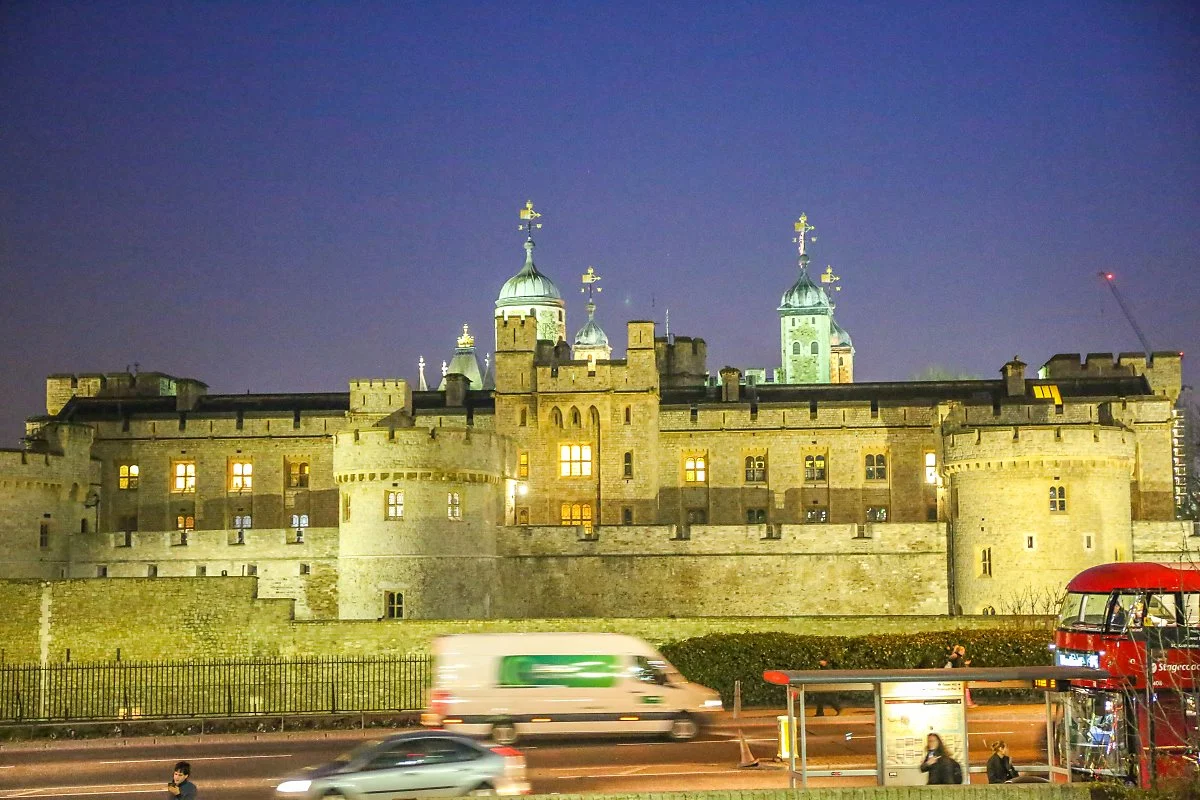 28_%EB%9F%B0%EB%8D%98%ED%83%91_%282%29.jpg?type=w1200