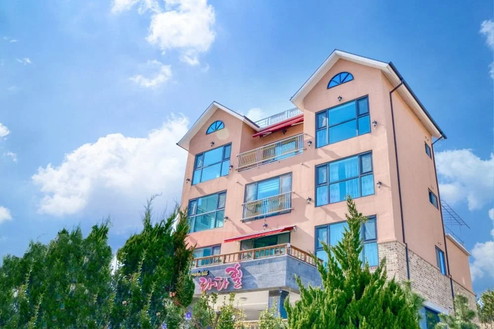 93859b51_z.jpg?type=w1200