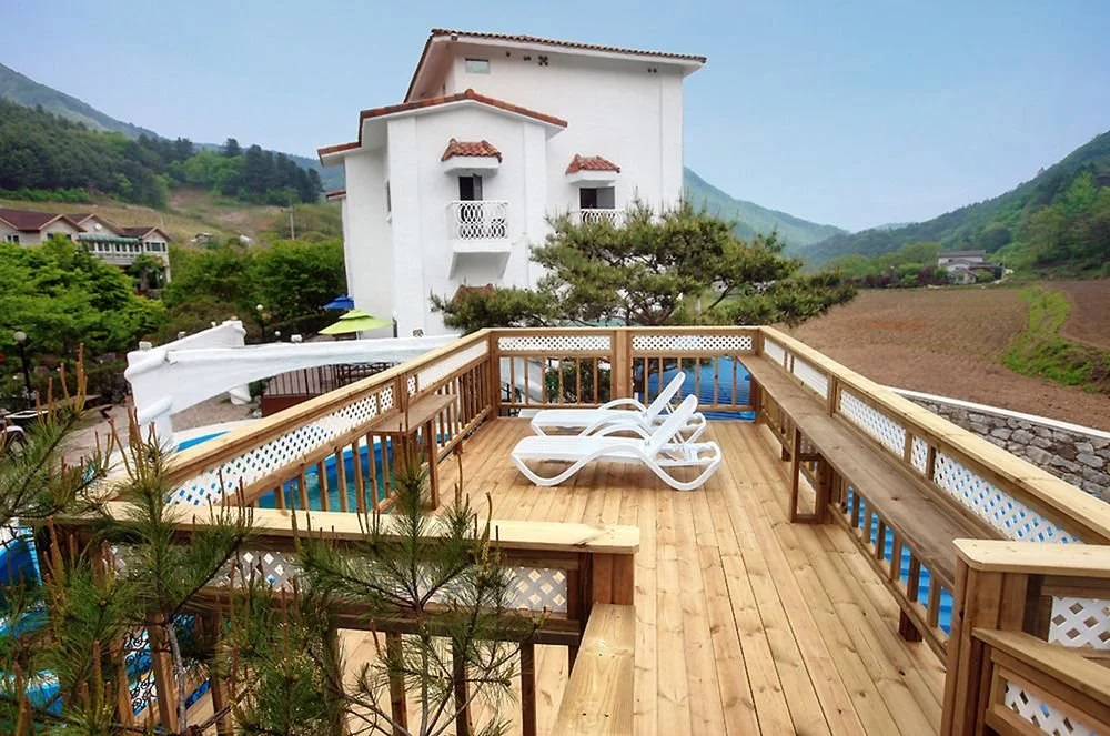 7655426c_z.jpg?type=w1200