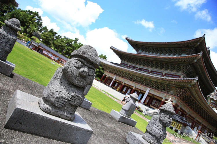 %EC%95%BD%EC%B2%9C%EC%82%AC_01.png?type=w1200