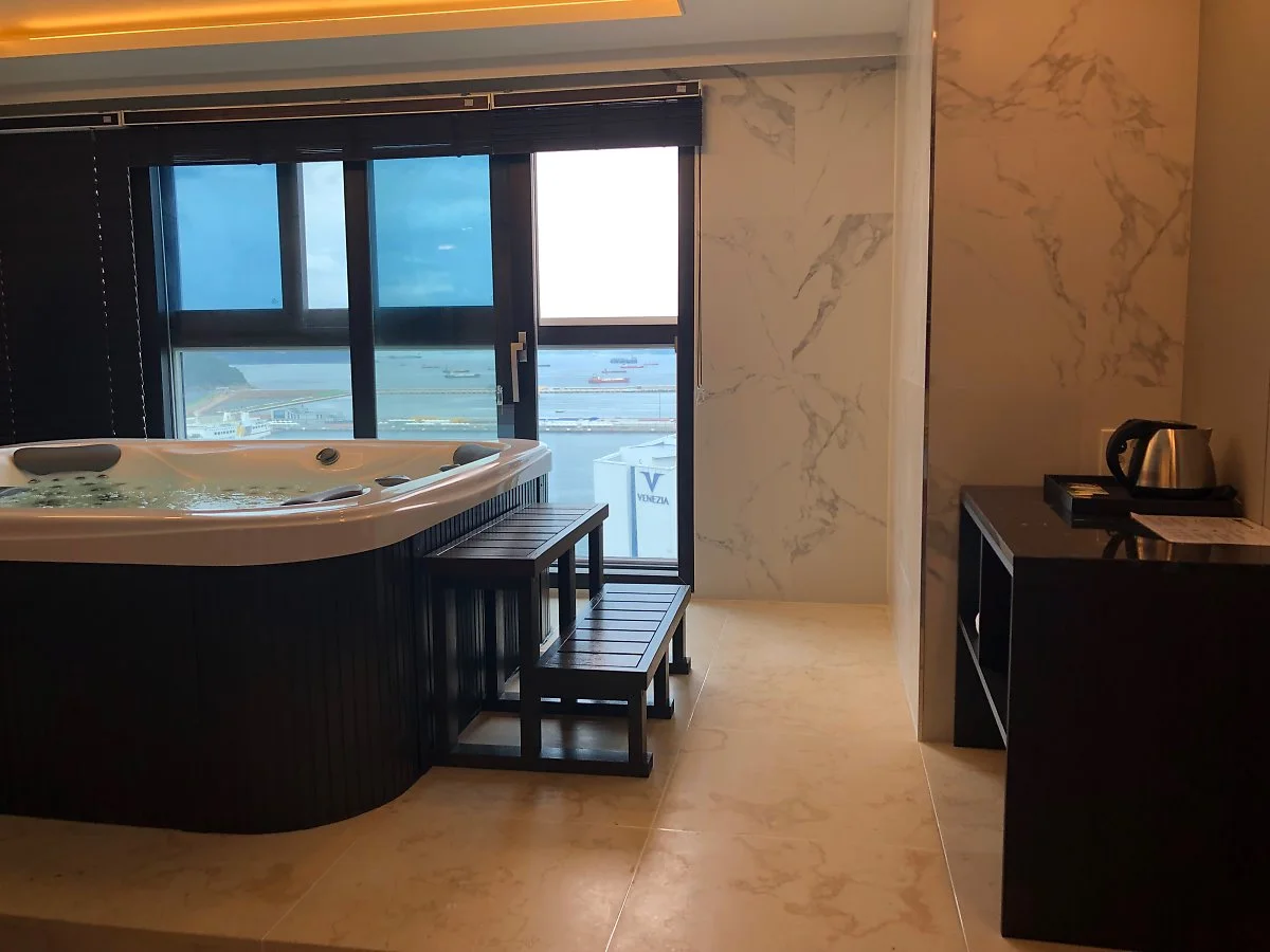 IMG_6757.JPG?type=w1200